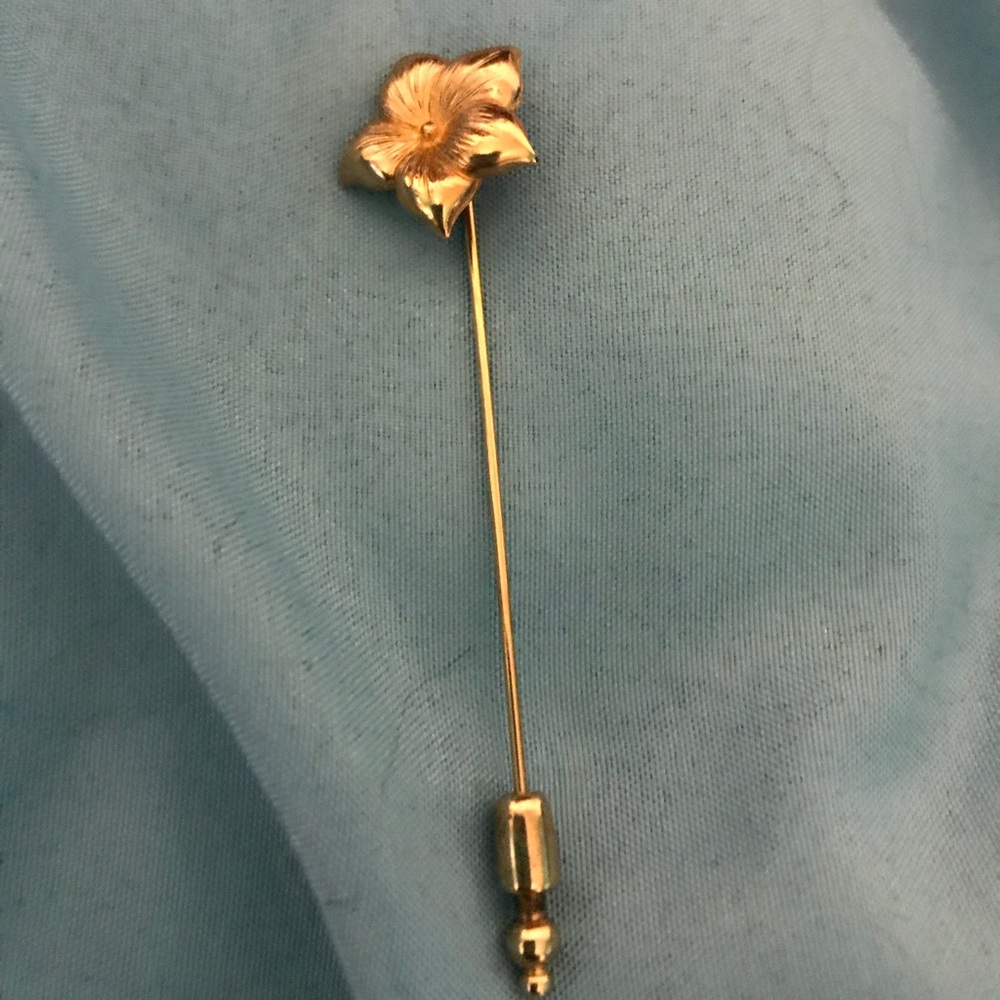 Rare vintage stick pin flower.